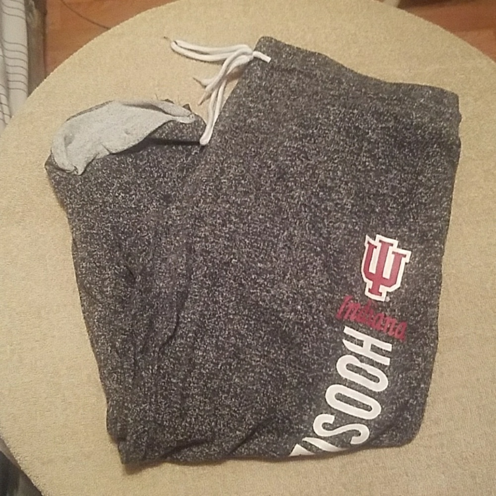 Sweatpant capris, collegiate